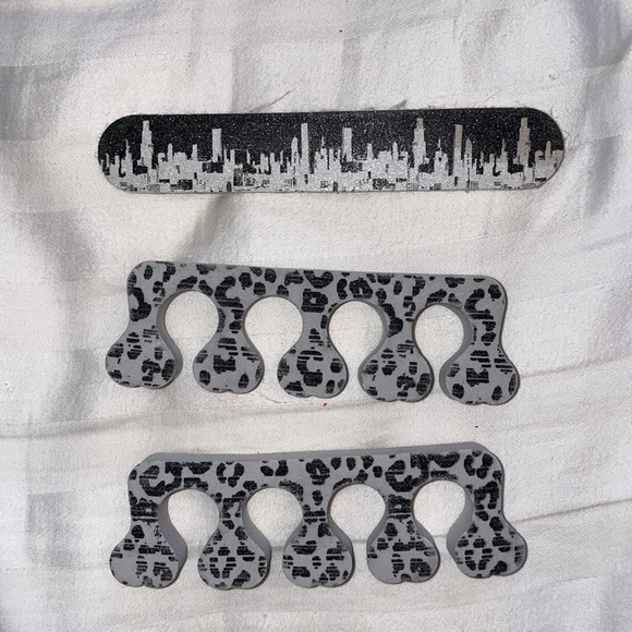 Nail file toe separation manicure pedicure mani pedi NYC New York City skyline - Picture 1 of 2